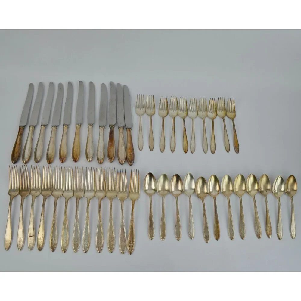 WM A Rogers Debutante 1847 Silverplate Antique Vintage Silverware Flatware Set o